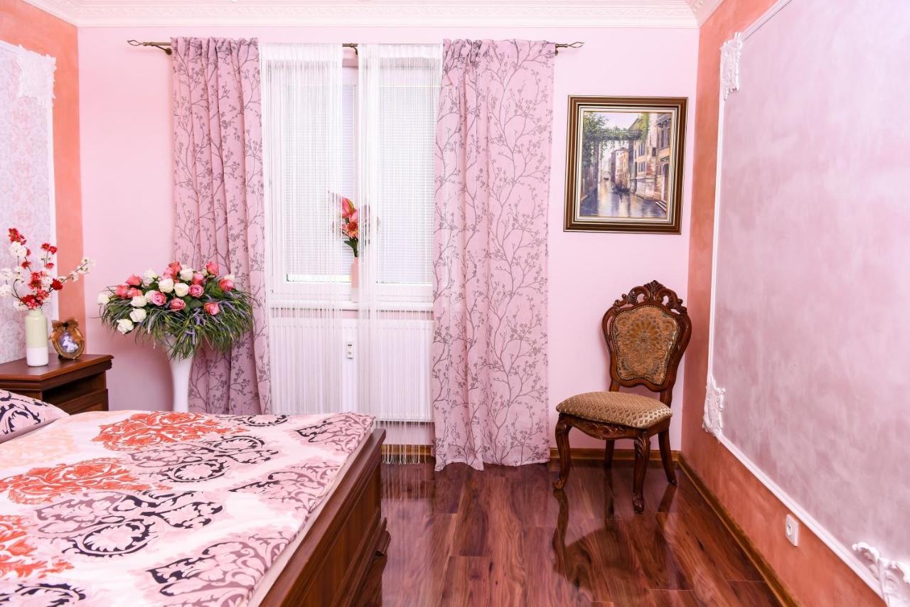 Rose Apartment Mariánské Lázně Екстериор снимка