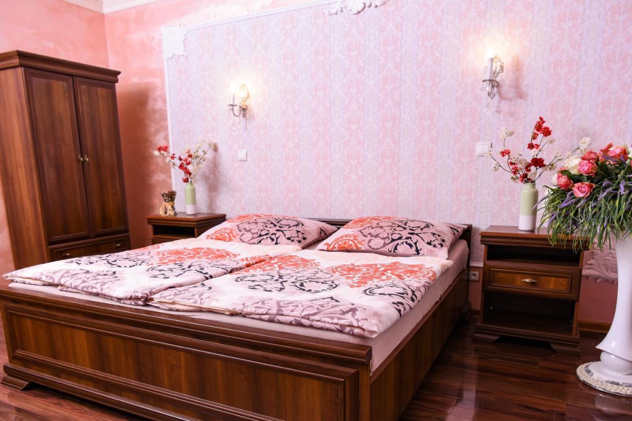 Rose Apartment Mariánské Lázně Екстериор снимка